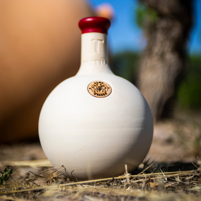 BOTTLE WITH MEMBRANE