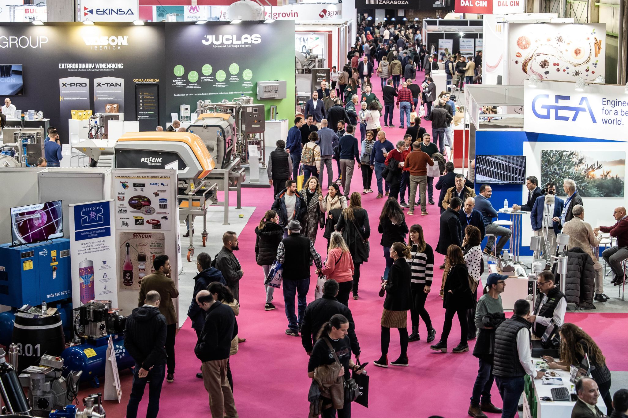 ENOMAQ encara la segunda jornada de sus salones con lleno de visitantes 