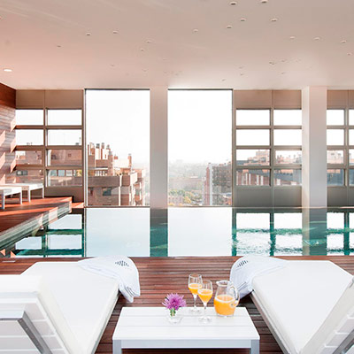 REINA PETRONILA HOTEL